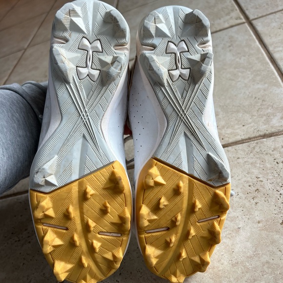 Under Armour Cleats - Picture 5 of 7